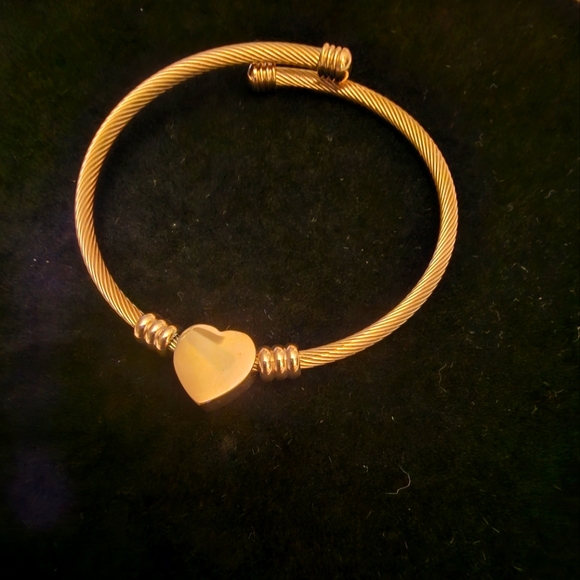 Solid Adjustable Heart filled Bracelet - Picture 2 of 4
